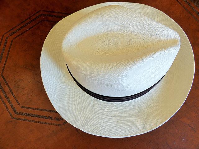 You are currently viewing Comment bien nettoyer un chapeau Panama sans l’abîmer ?